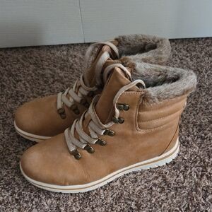 Women's Tan Fur-Lined Boots NWOT
